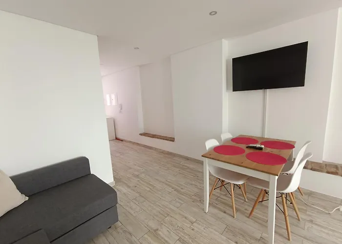 Tomarhousing - 37 Old Town *